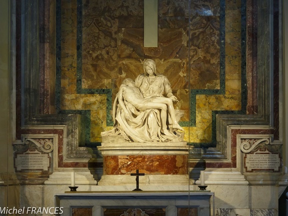 La Pieta de Michel-Ange dans la Basilique saint-Pierre