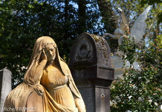 Balade au Père-Lachaise - display this album Balade au Père-Lachaise